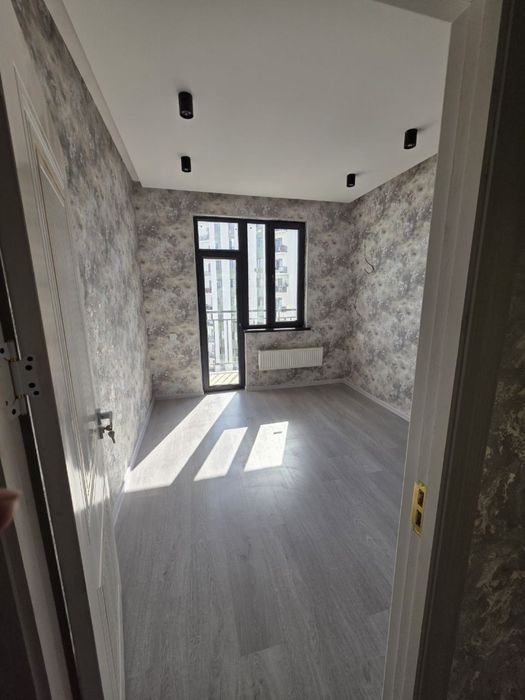 Choshtepa Metro yonida uy sotiladi 65m2