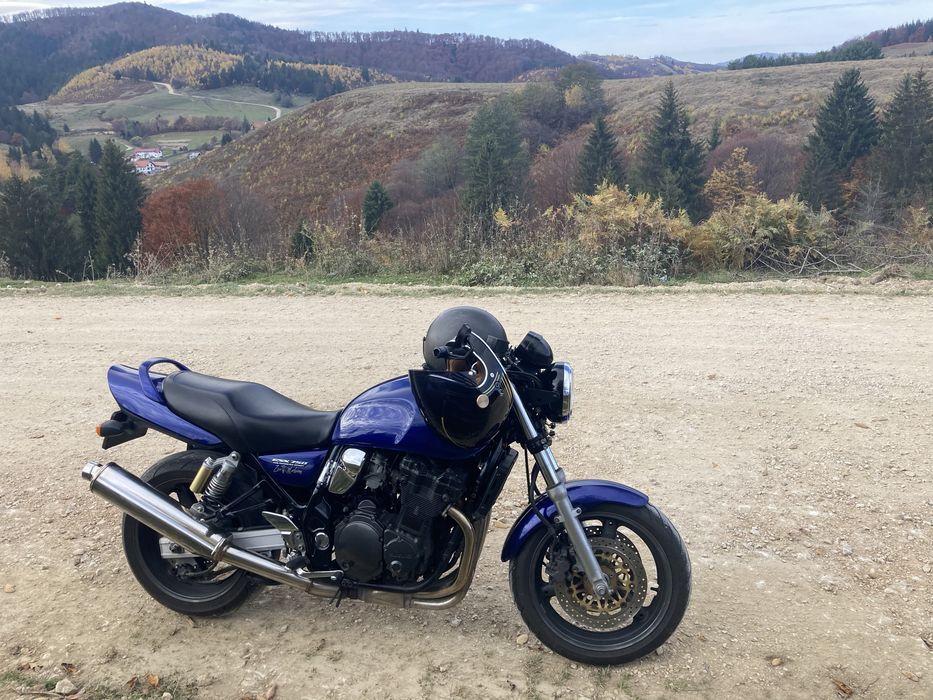 Suzuki GSX 750 Inazuma AE