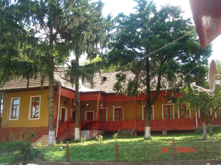 Schimb cu Auto /Vind in rate casa cu 5 birouri+5 bai