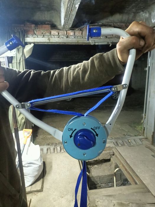 Продам качелю самолётик