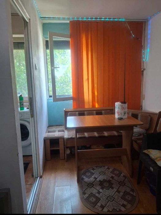 Garsonieră de vânzare.