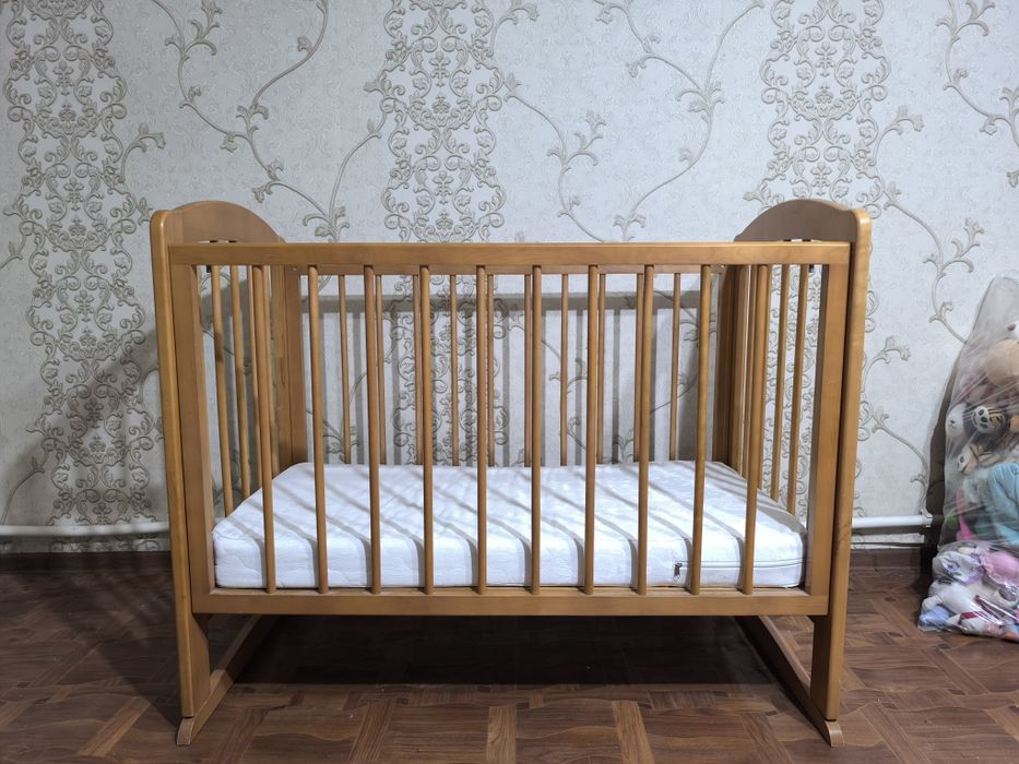 Продам детскую кроватку