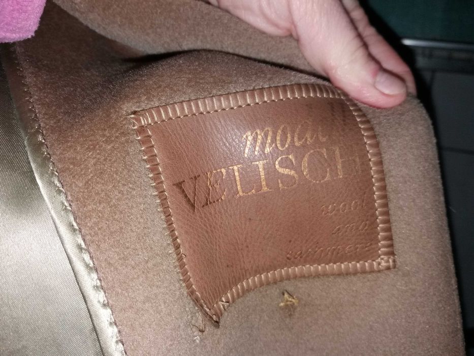 Haină lungă, cu guler de blană (nurcă)