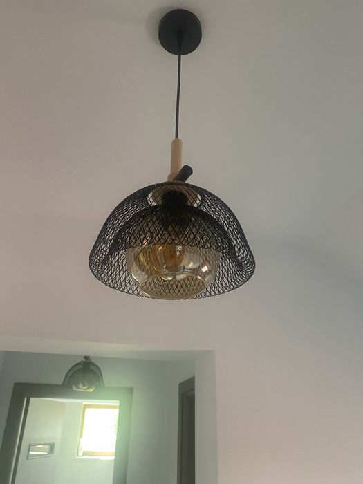 Lustra, Lampa tavan, nefolosita