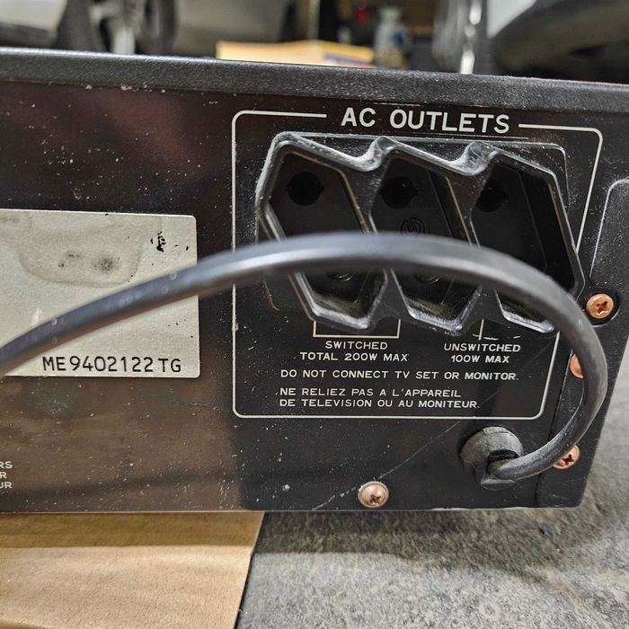 Продавам усилвател PIONEER A 501 R цена 70 евро