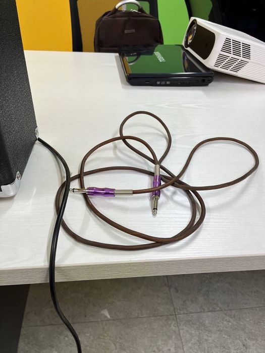 Абсолютно новая Электрогитара (Fabio), Комбо усилитель, Шнур, Ремешок