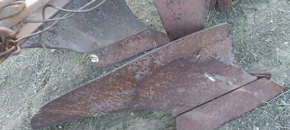 Плуг т40    продам .