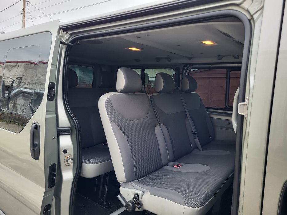Opel vivaro 8+1 locuri 2013 lung ( renalut trafic)