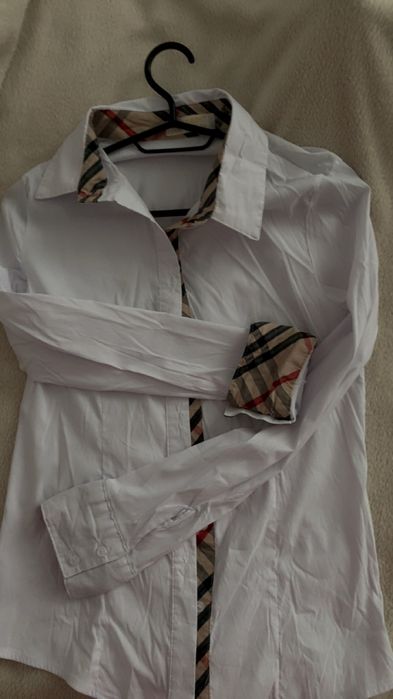 Дамска риза M – като нова, носена само веднъж