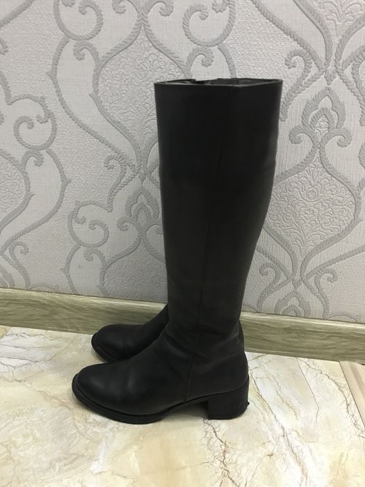 Зимние кожаные сапоги