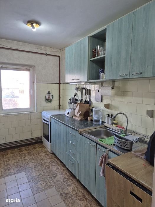 Apart.4 cam.,centr. proprie , zona B.Rosu , et.2