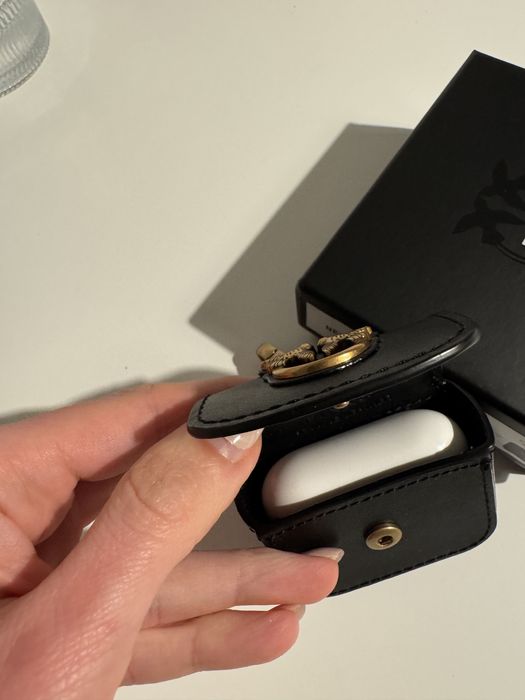 Кожен калъф за слушалки Airpods Pinko