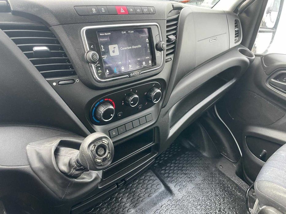 Iveco Daily 35C16H3.0 D 5+1 locuri cu bena basculabila