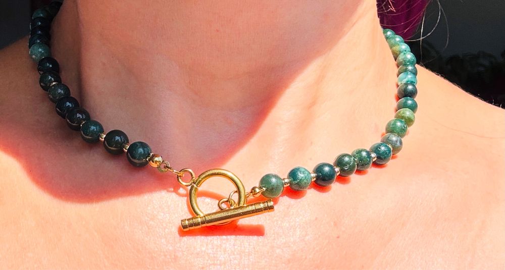 Колиета и гривни от естествени камъни и стомана