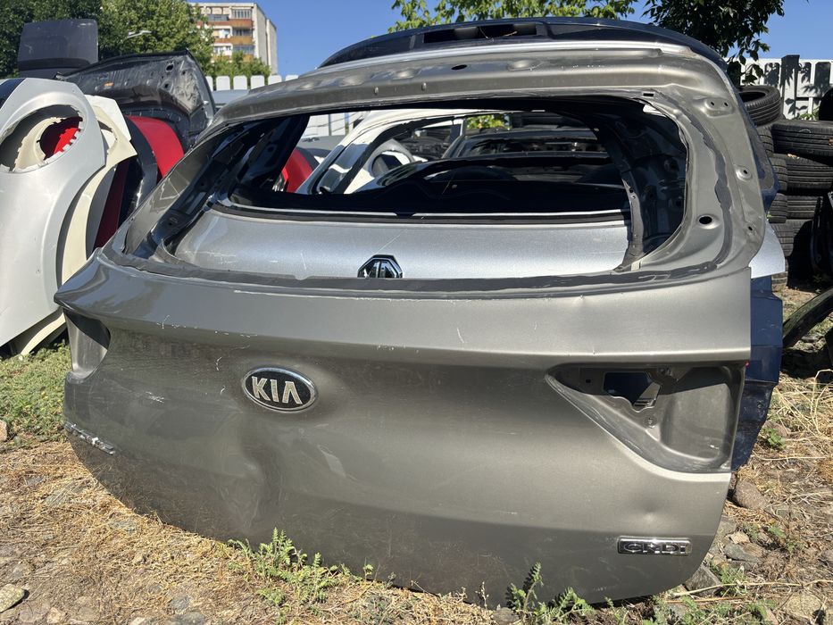 Капак/Багажник/Задна врата Kia Stonic