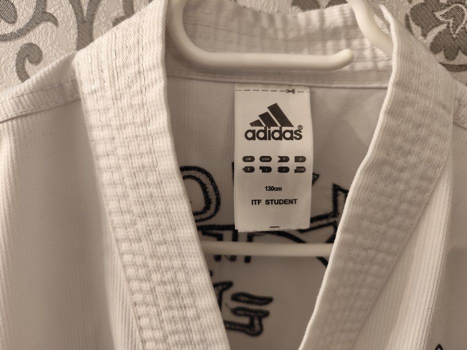 Dobok Taekwondo și manusi
