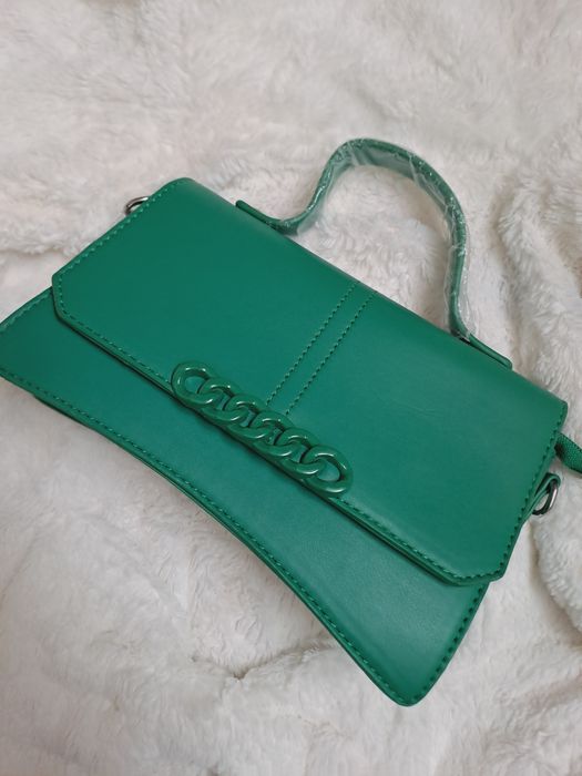Зелена дамска чанта