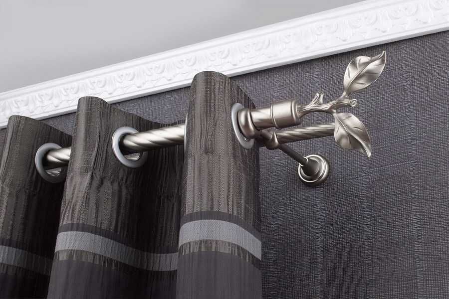 Установка карнизов.