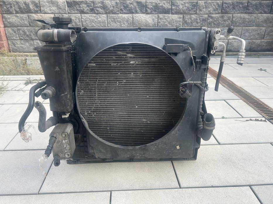 Продам радиятор от x5. E53. Рест до рест.