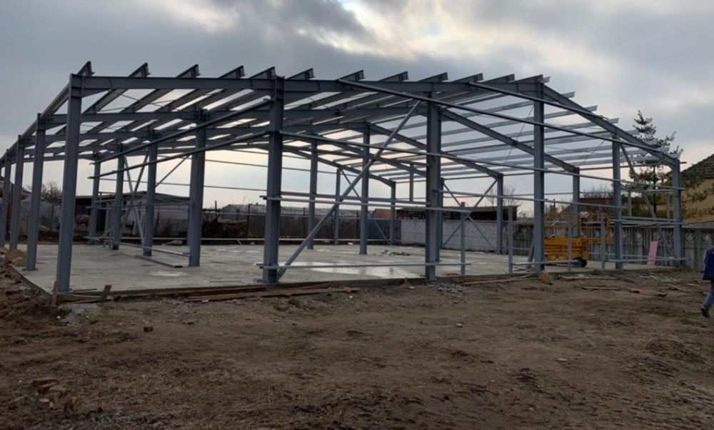 Vand hale și structuri metalice
