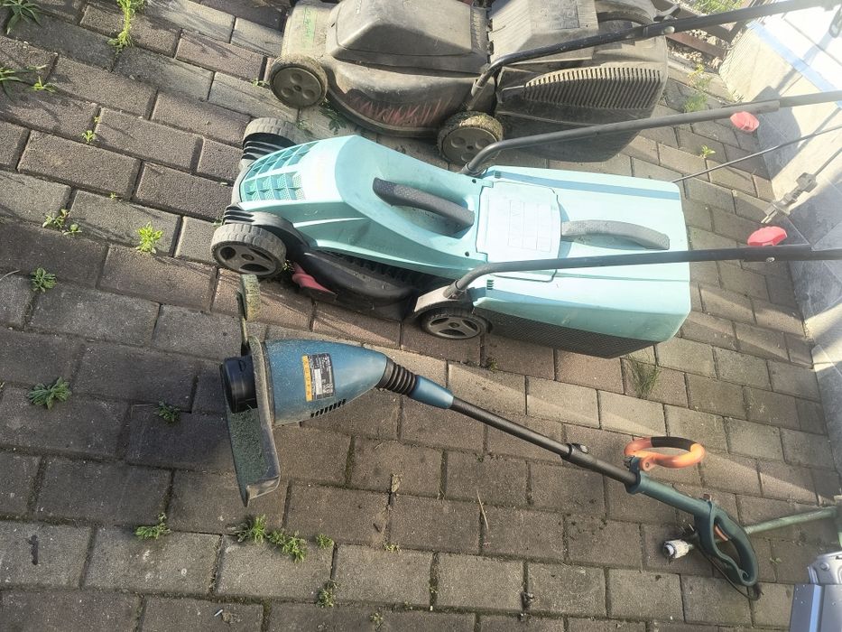Mașina de tuns gazon electric