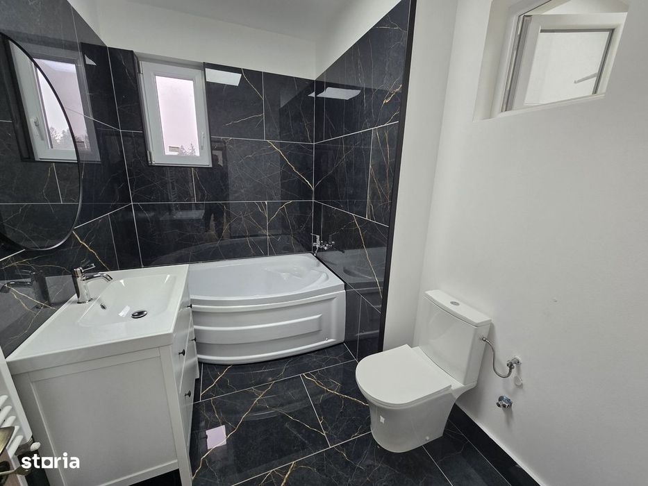 Apartament 3 camere,2 terase,2 băi,95mp,zona Centrală