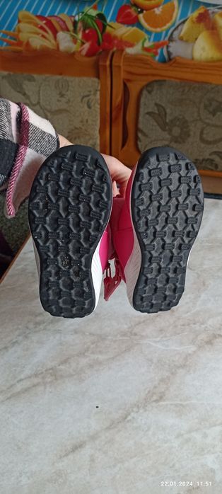 Продаются фирменные шикарные сапожки