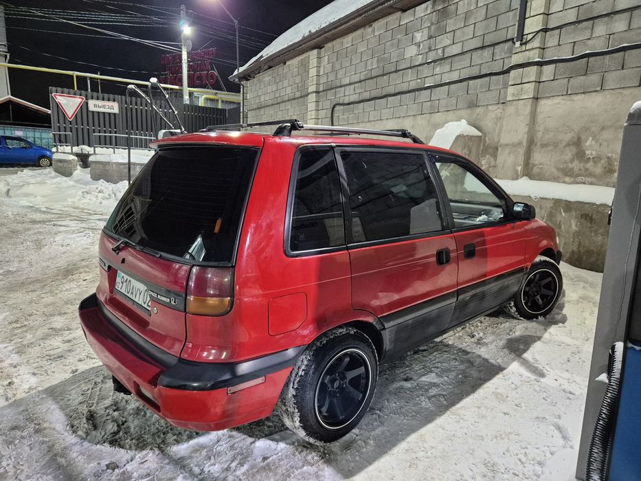 Mitsubishi space runer