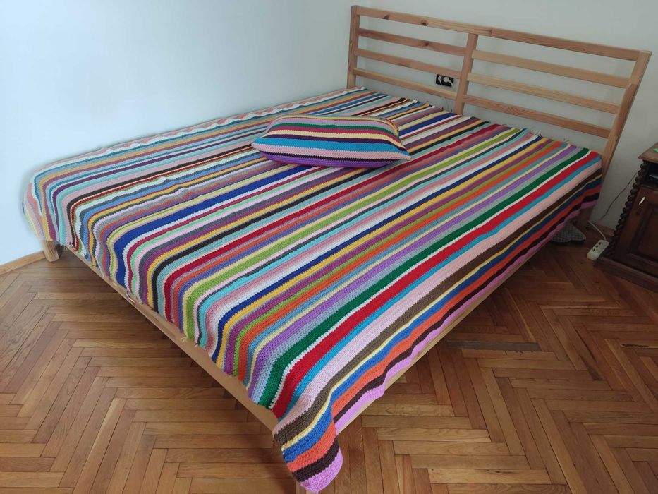 Ръчно излетен комплект на една кука - шалте с 4 калъфки за възглавници