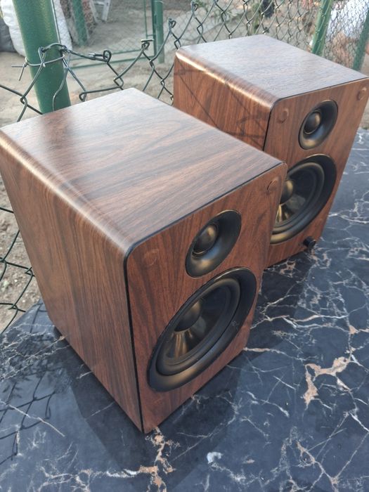 boxe cu Bluetooth