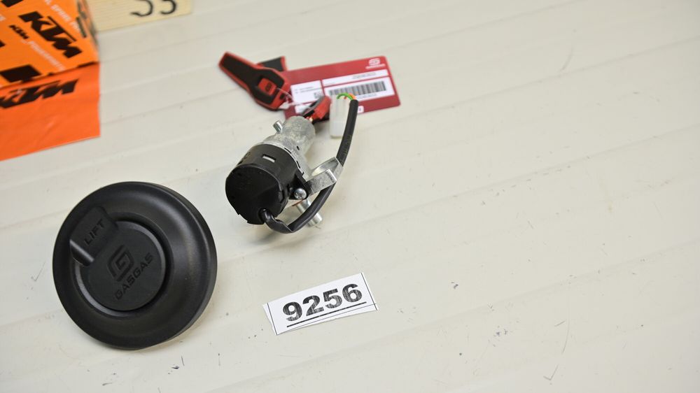 Set chei contact cu buson rezervor pentru GasGas ES/SM 700 2020–2024