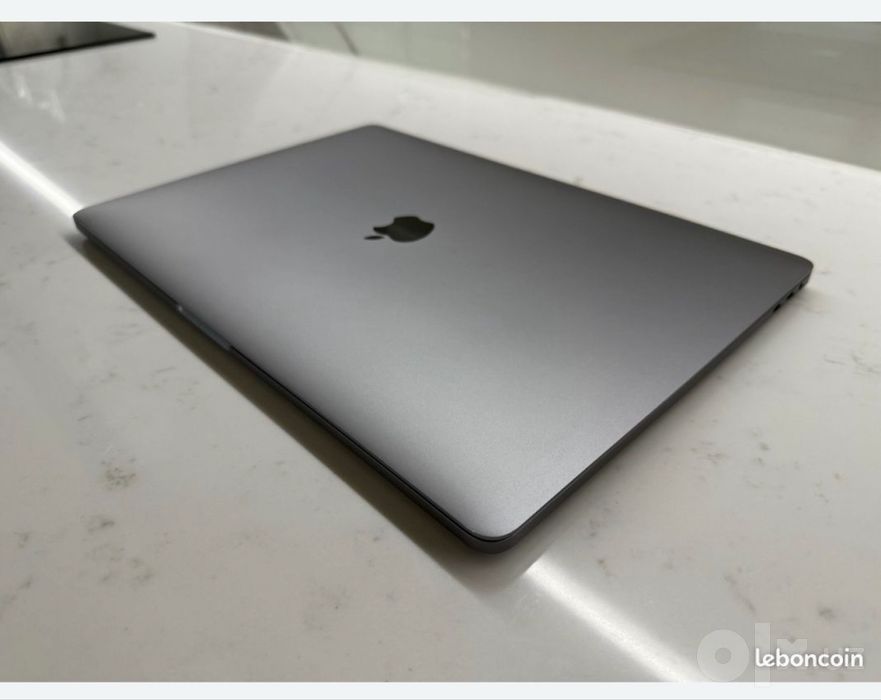Macbook pro 16 макбук про 16 установлены игры Pubg CS 2,Dota 2 roblox,