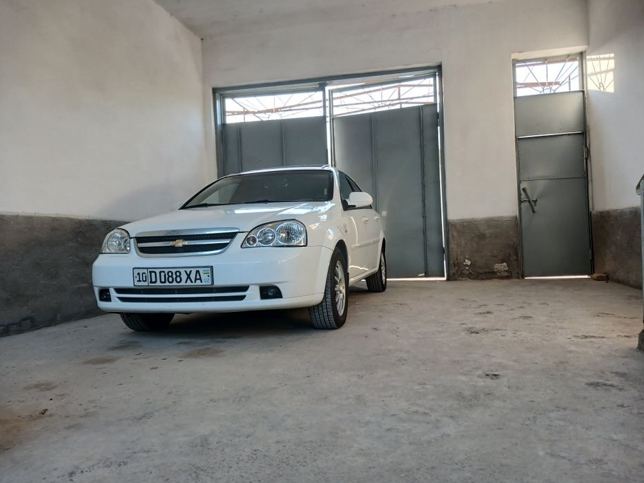 Lacetti 1.6 avtomat  2013