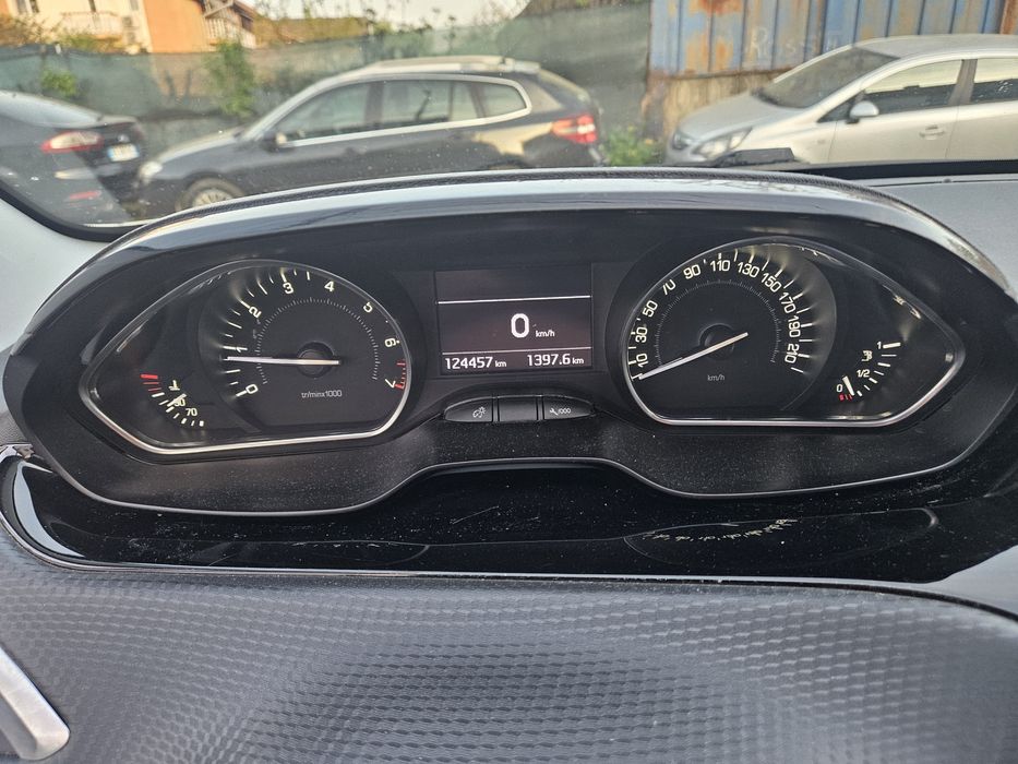 Peugeot 2008 1.2VTi *LED*2016 NAVI*GPS*