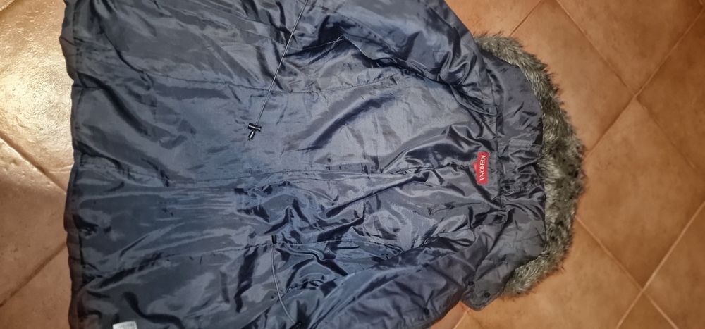 Haină de iarna cu glugă