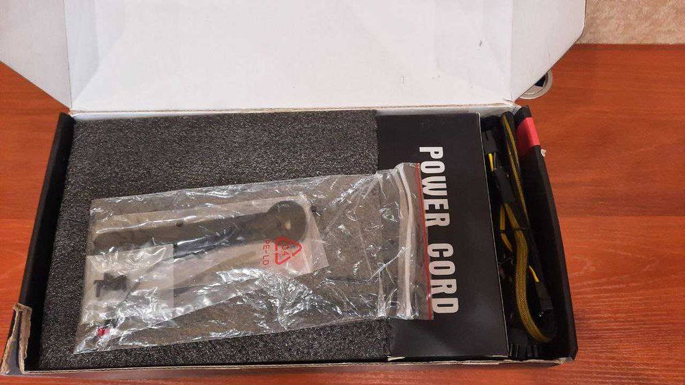 Блок питания Thermaltake Toughpower 1350W