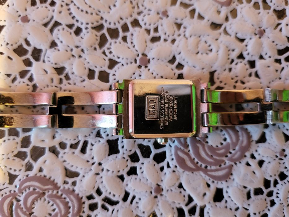 Дамски часовници Q&Q