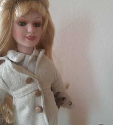 Декоративна кукла със стойка и палячо