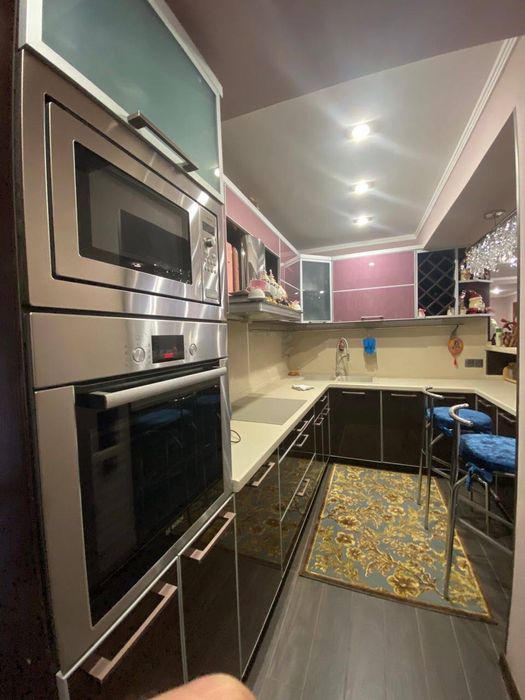 Метро Космонавтов 3х-комнатная 135квм