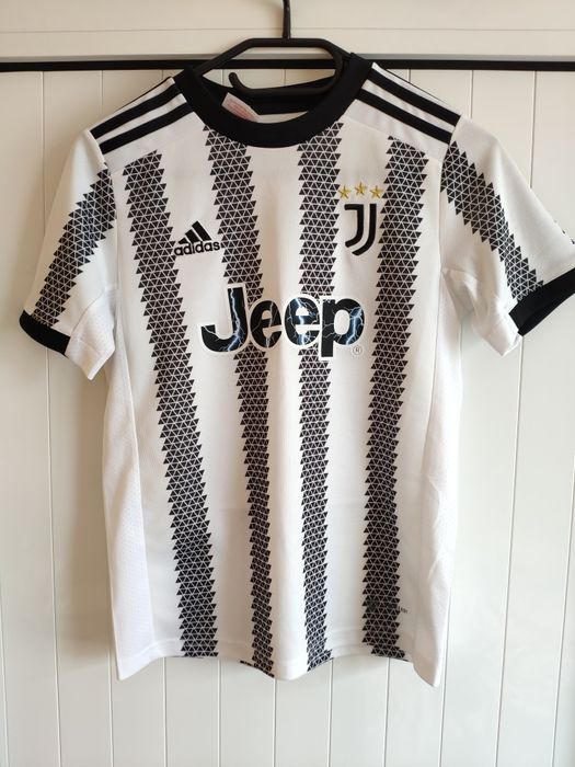 Футболни тениски на различни отбори