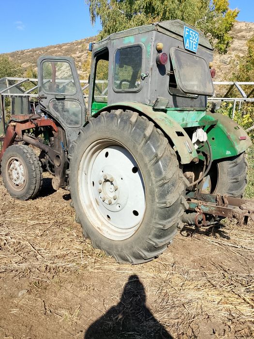 Срочно продам трактор
