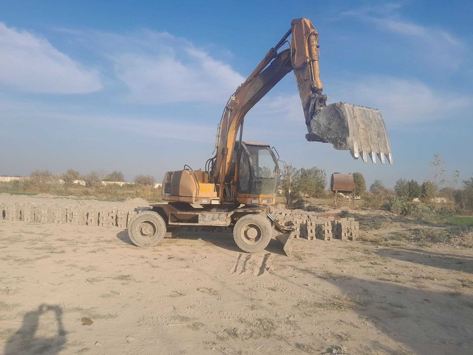 Экскаватор Samsung 132