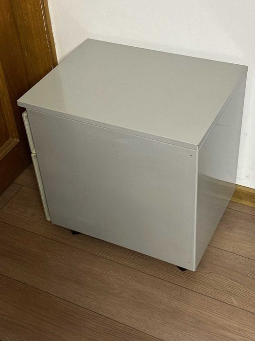 dulap mobil cu roti Steelcase tip rollbox birou balcon garaj depozitare diverse metal metalic integral 2 sertare 1 sertar biblioraft alta destinatie