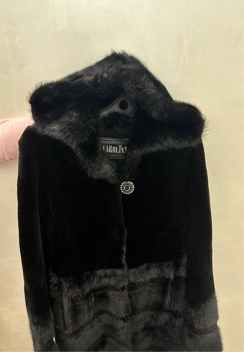 Продам норковую шубу с капюшоном