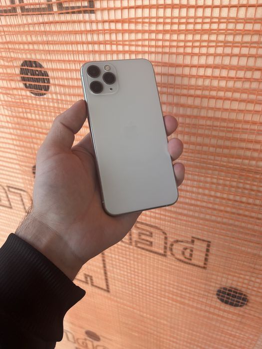 Продам телефон Айфон 11Pro