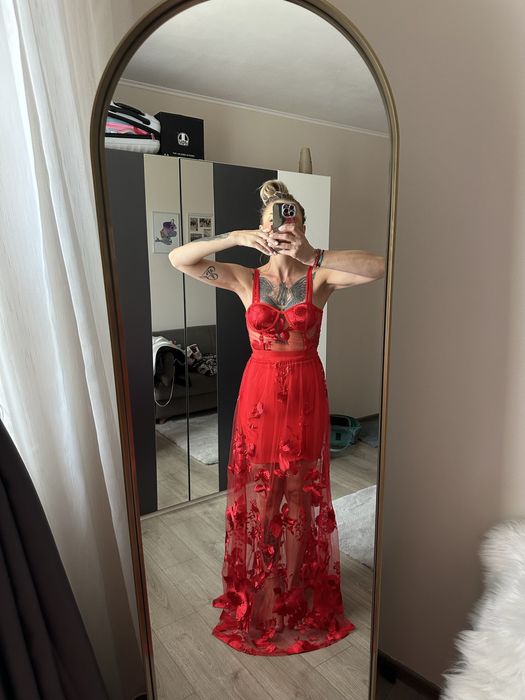 Rochie rosie tip bandaje lunga
