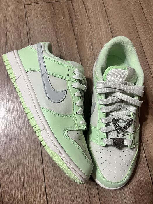 Обувки нови nike sportswear