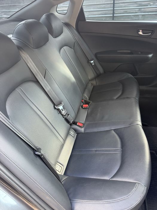 Продавам Киа К5 Фабрична Газ