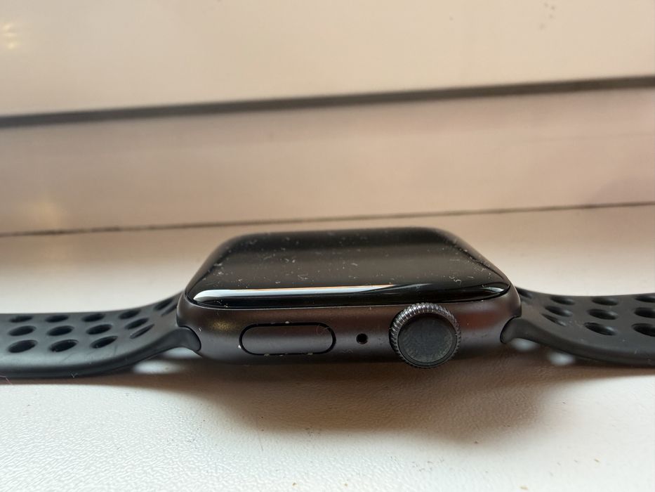 Apple Watch Series 6 Nike Edition 44mm – stare foarte bună