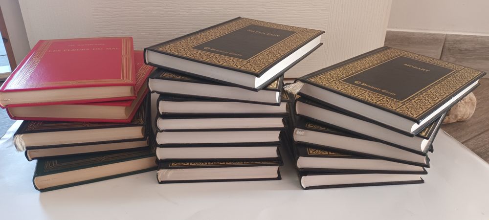 Vand 17 carti Editura Prietenii Cartii
